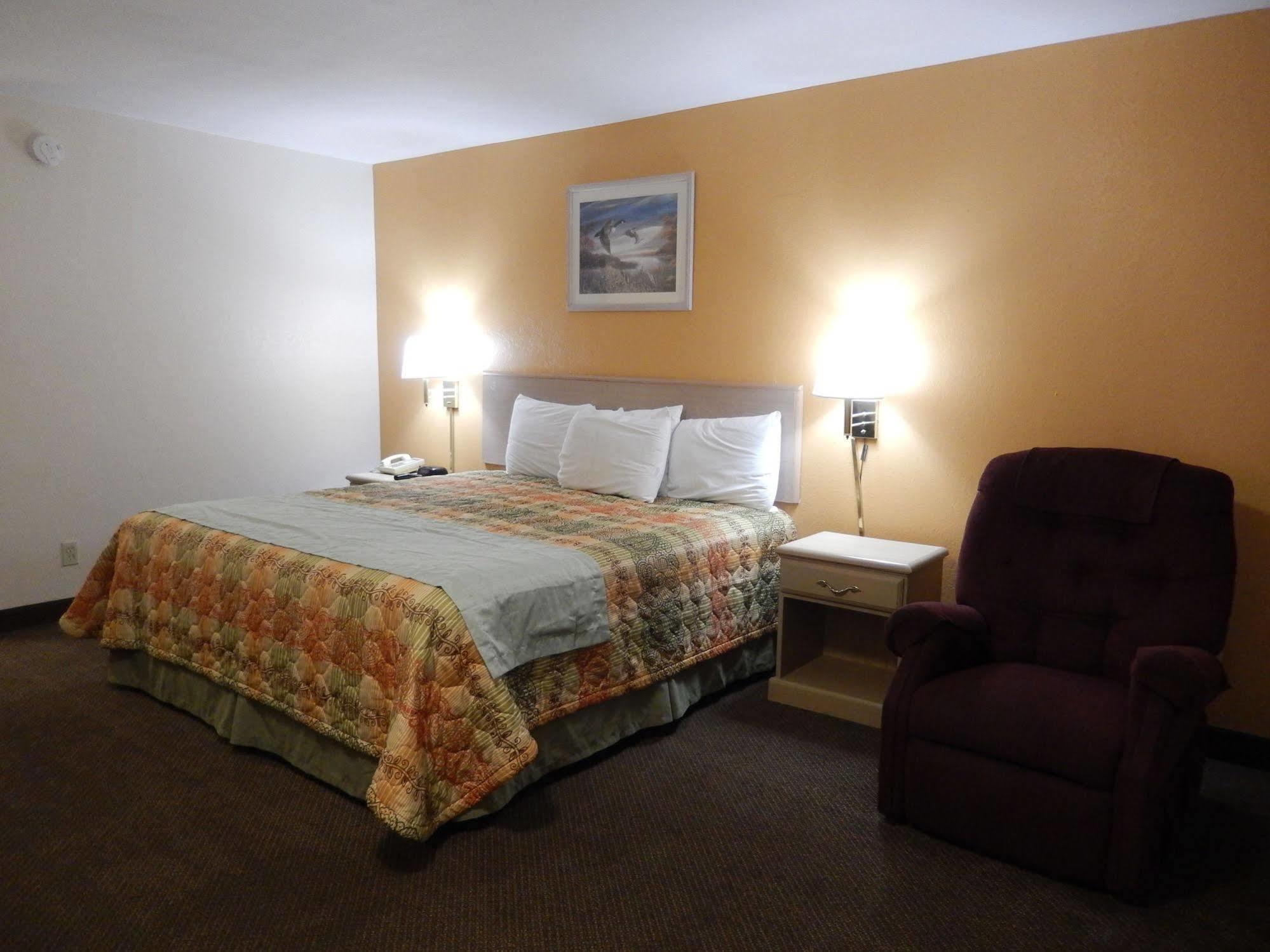 Executive Inn Pearsall Ngoại thất bức ảnh