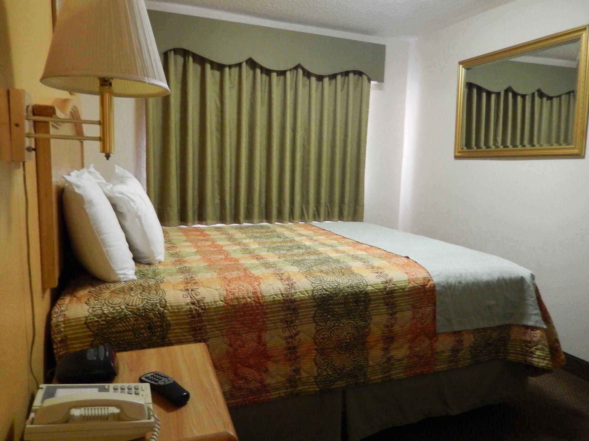 Executive Inn Pearsall Ngoại thất bức ảnh