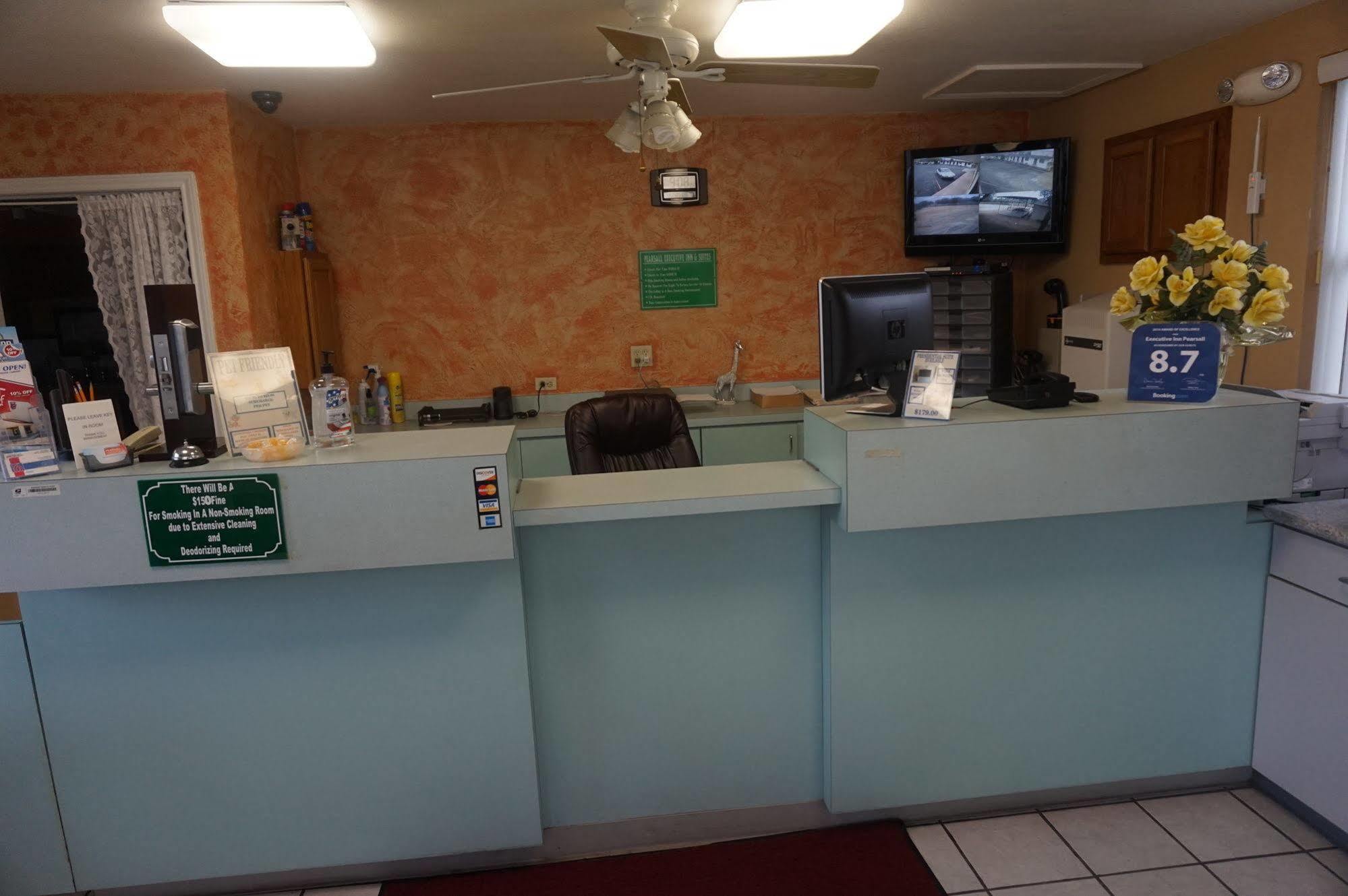 Executive Inn Pearsall Ngoại thất bức ảnh
